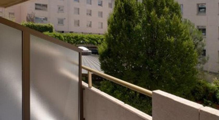 Residencia Universitaria Pare Claret Girona Bilik gambar