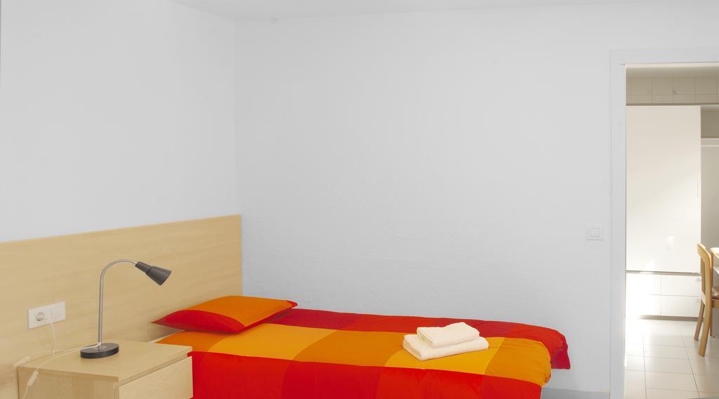 Residencia Universitaria Pare Claret Girona Bilik gambar